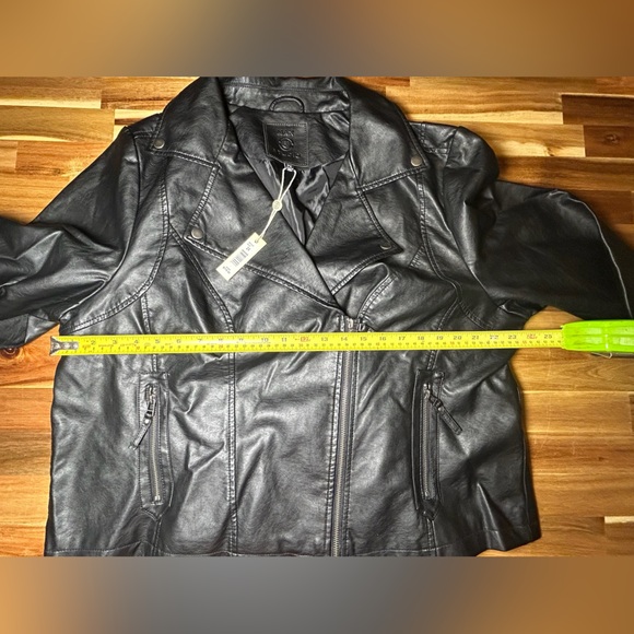 Max Studio Black Washed Faux Leather Moto Jacket Size 2X - Picture 10 of 14